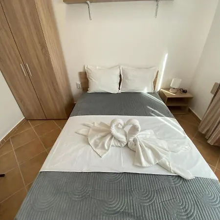 Amadeus Xv 44 Sunny Centum Апартамент *