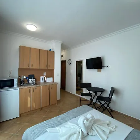 Amadeus Xv 44 Sunny Centum Апартамент *